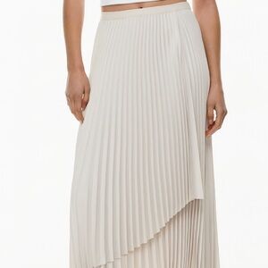 Elegant Cream Pleated Skirt